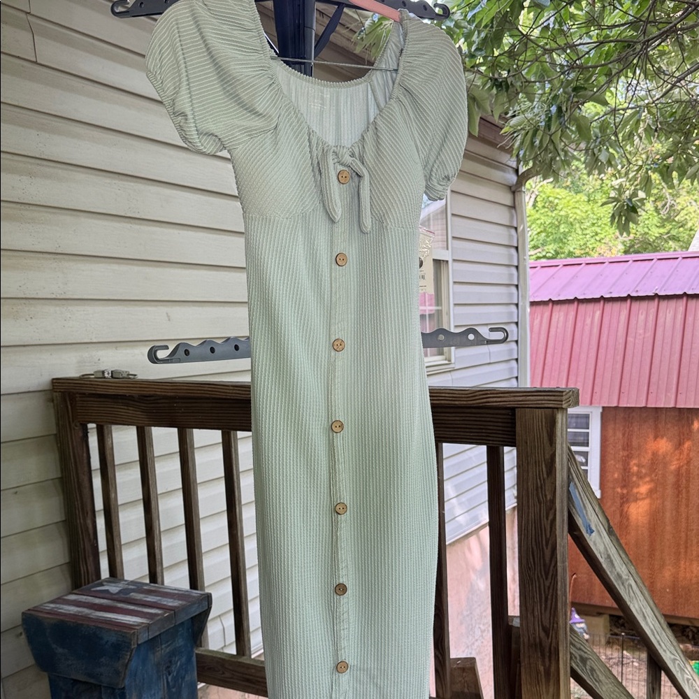 NWT women’s Small 3/5 Green Button-Front Longer Dress with Tie Neck NOBO